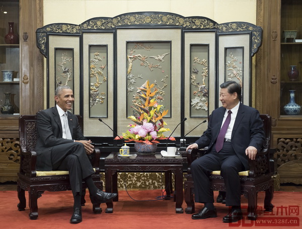 国家主席习近平在北京钓鱼台国宾馆会见美国前总统奥巴马时落坐红木家具